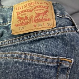Levi’s 559 jeans size 36x30 like new